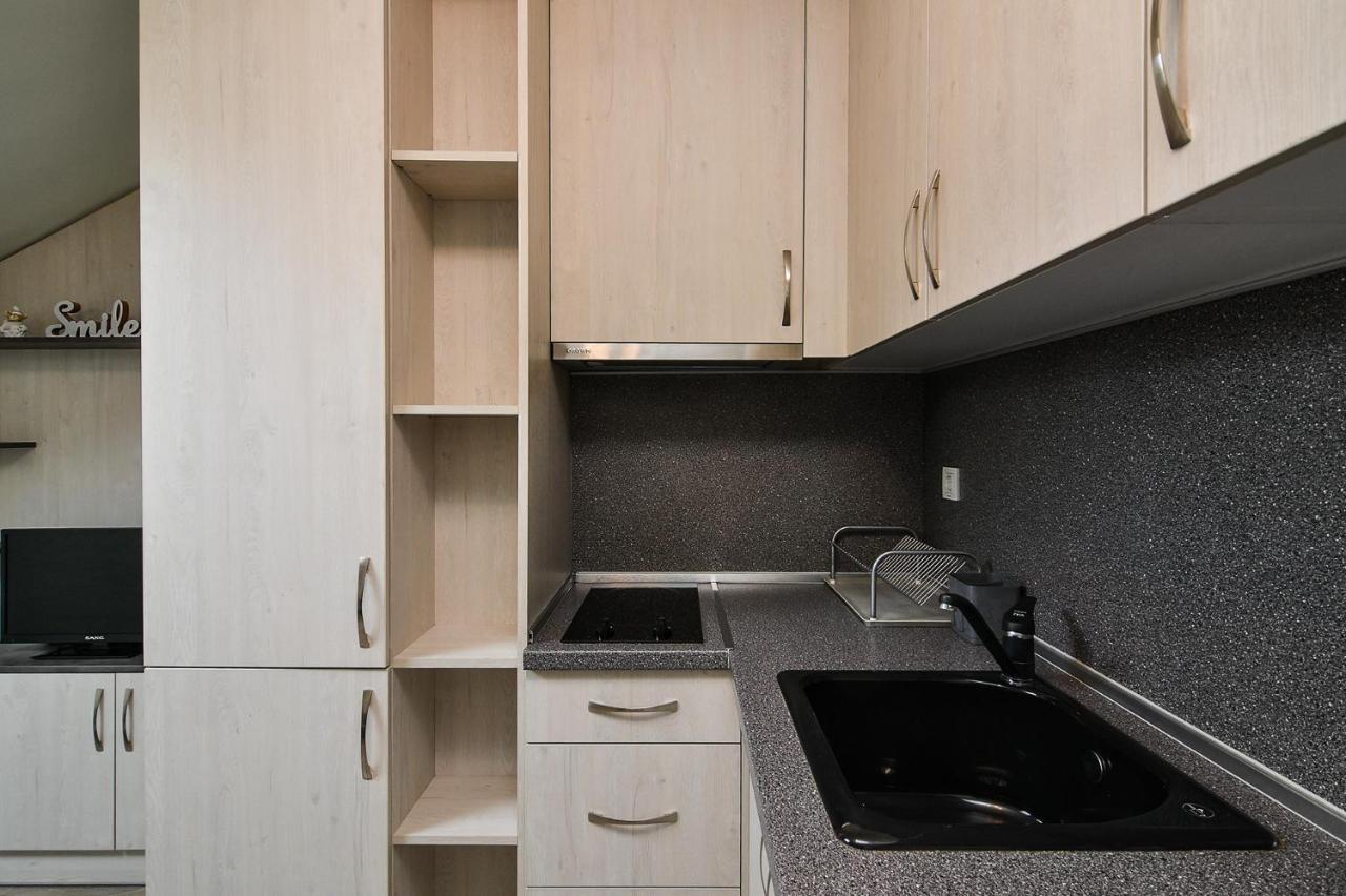וארנה Small Studio On Budget In The Heart Of City מראה חיצוני תמונה