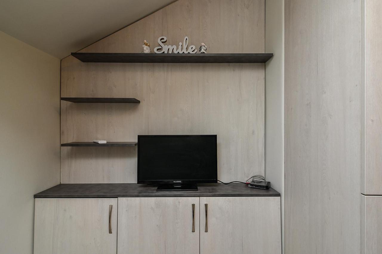 וארנה Small Studio On Budget In The Heart Of City מראה חיצוני תמונה